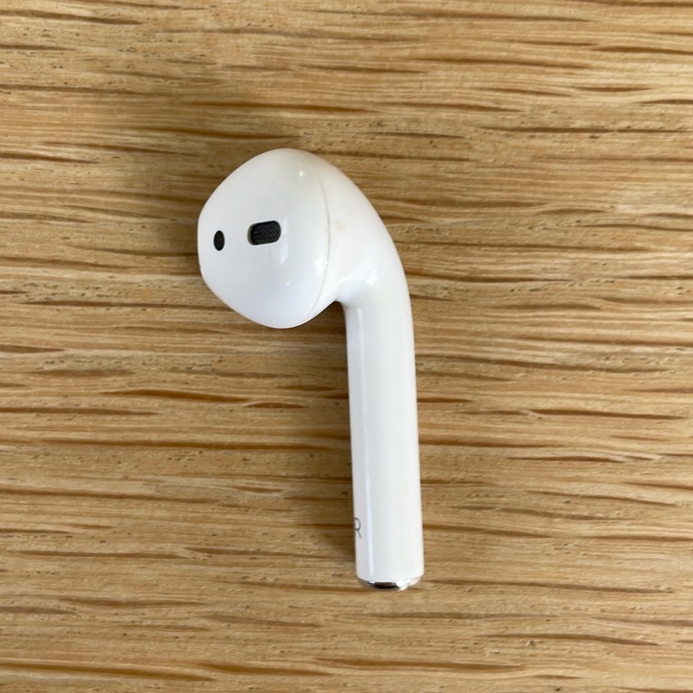 Single right 2nd generation Apple AirPod